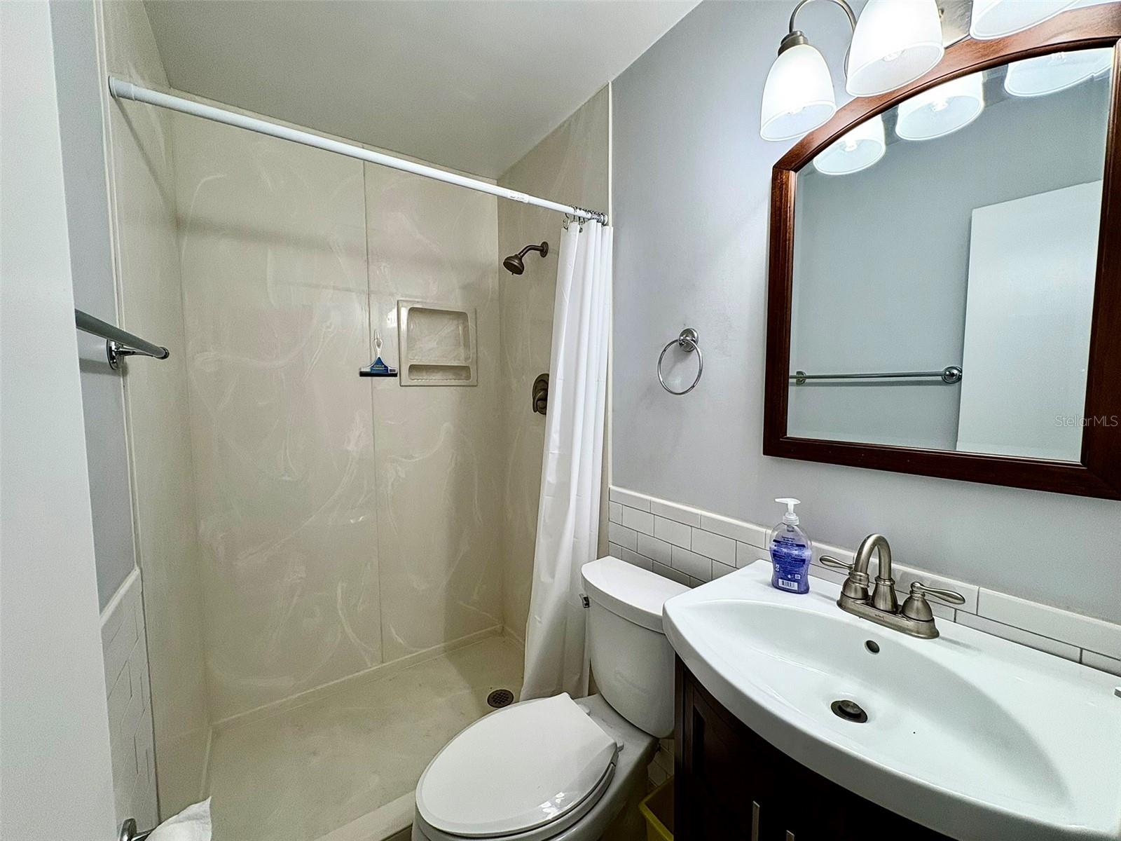 ON TOP OF THE WORLD - Residential