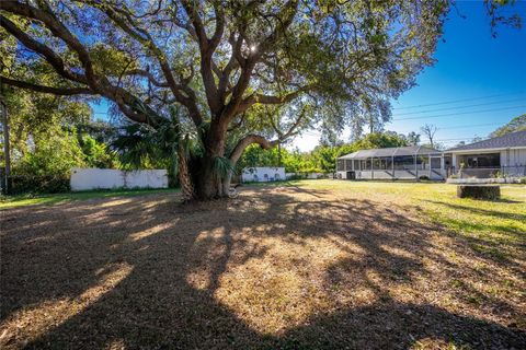 A home in PORT CHARLOTTE