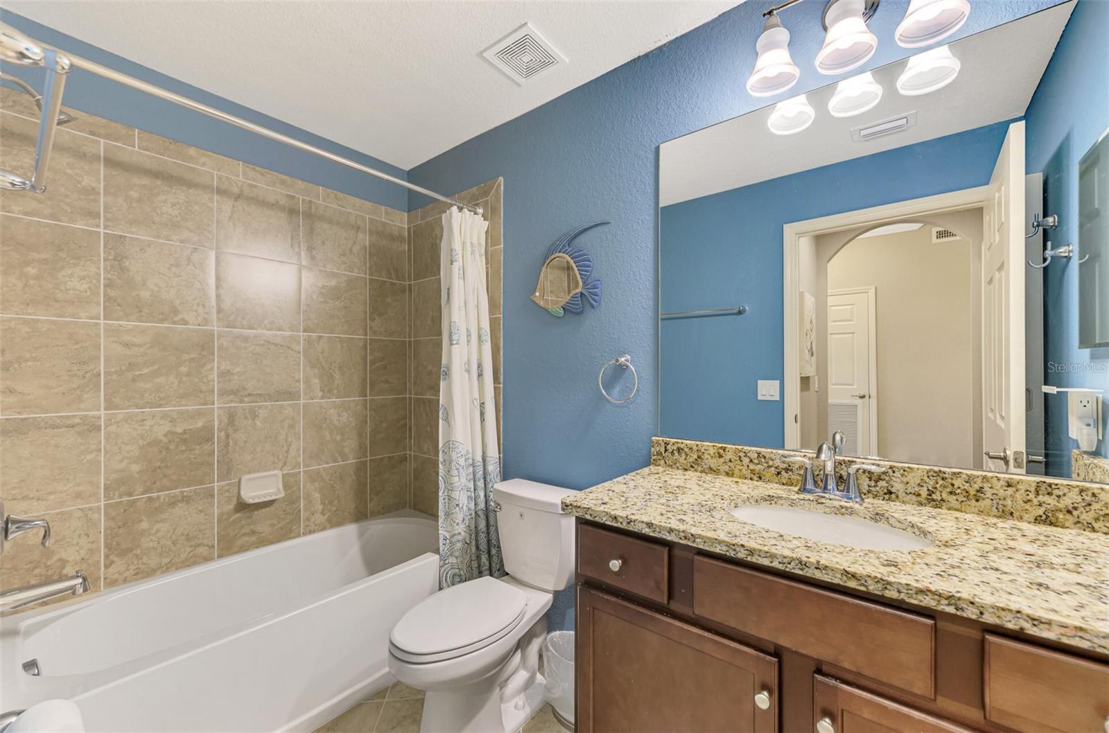 LAKEWOOD NATIONAL - Residential Lease