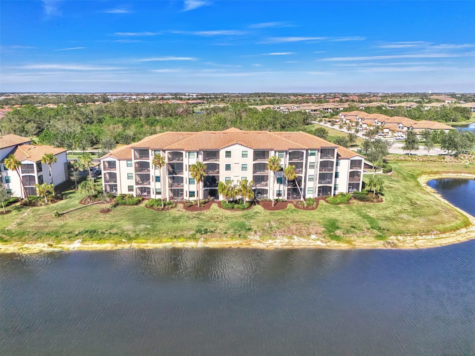 LAKEWOOD NATIONAL - Residential Lease