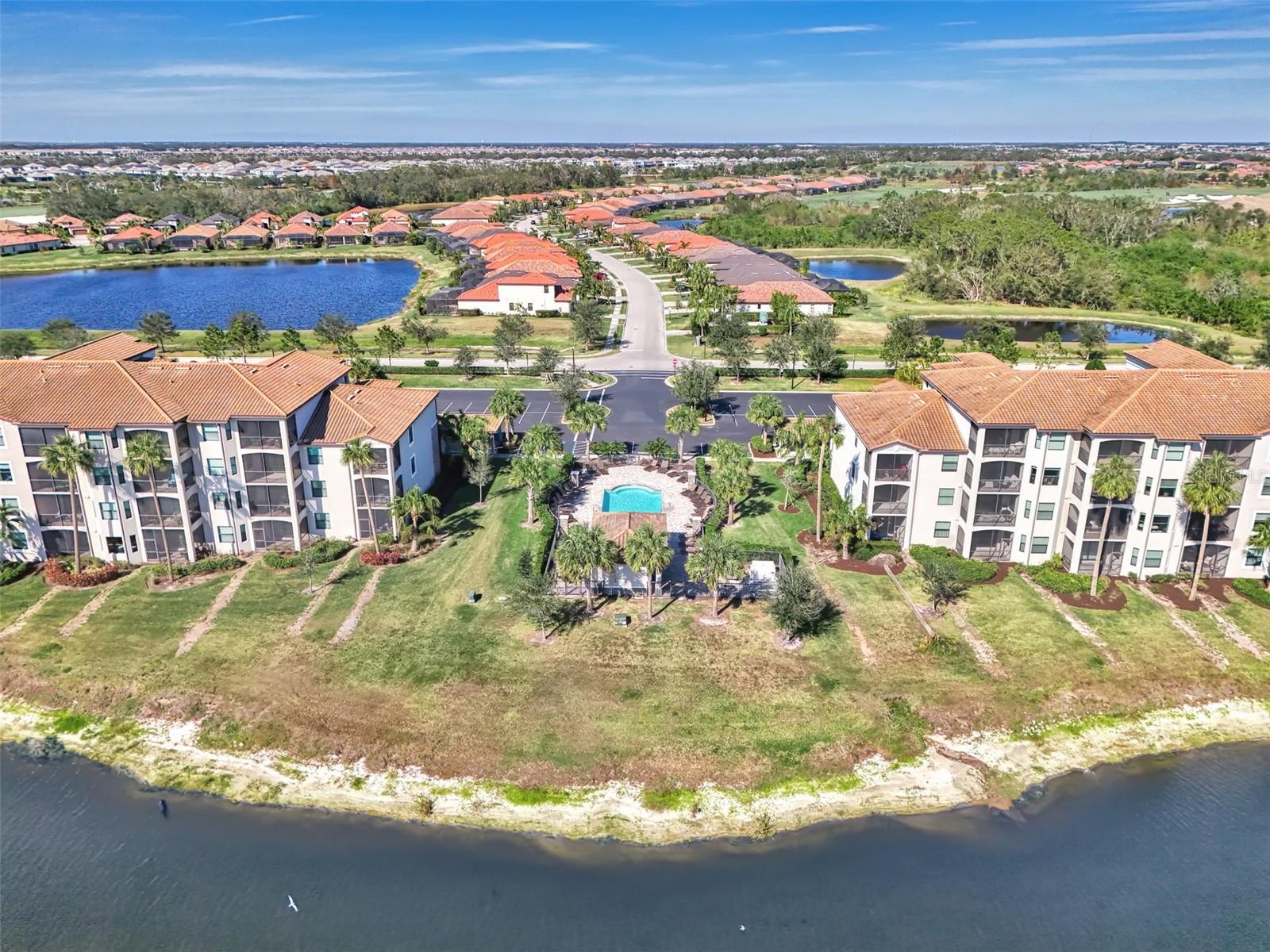 LAKEWOOD NATIONAL - Residential Lease