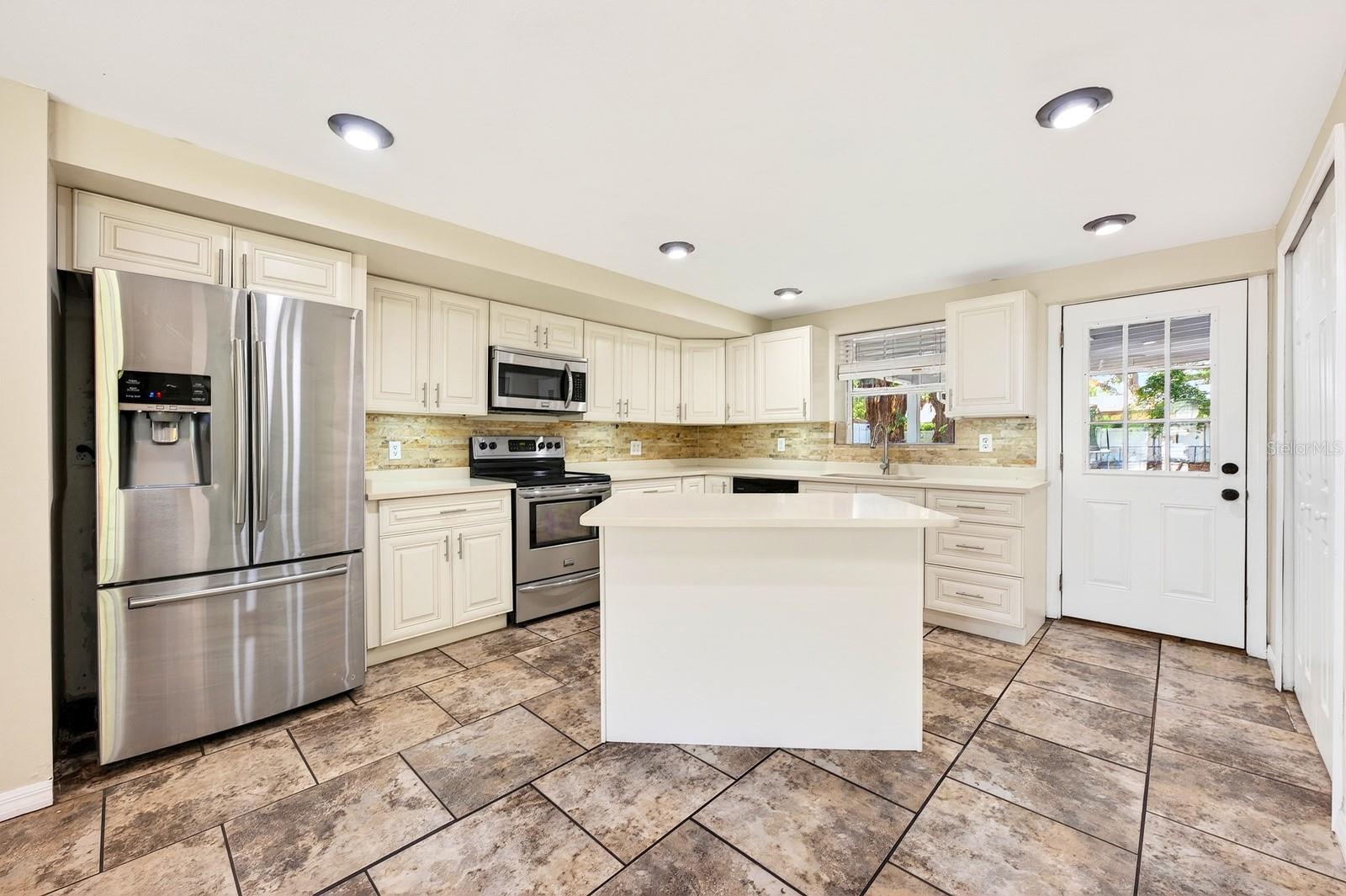 CONDEL GARDENS - Residential