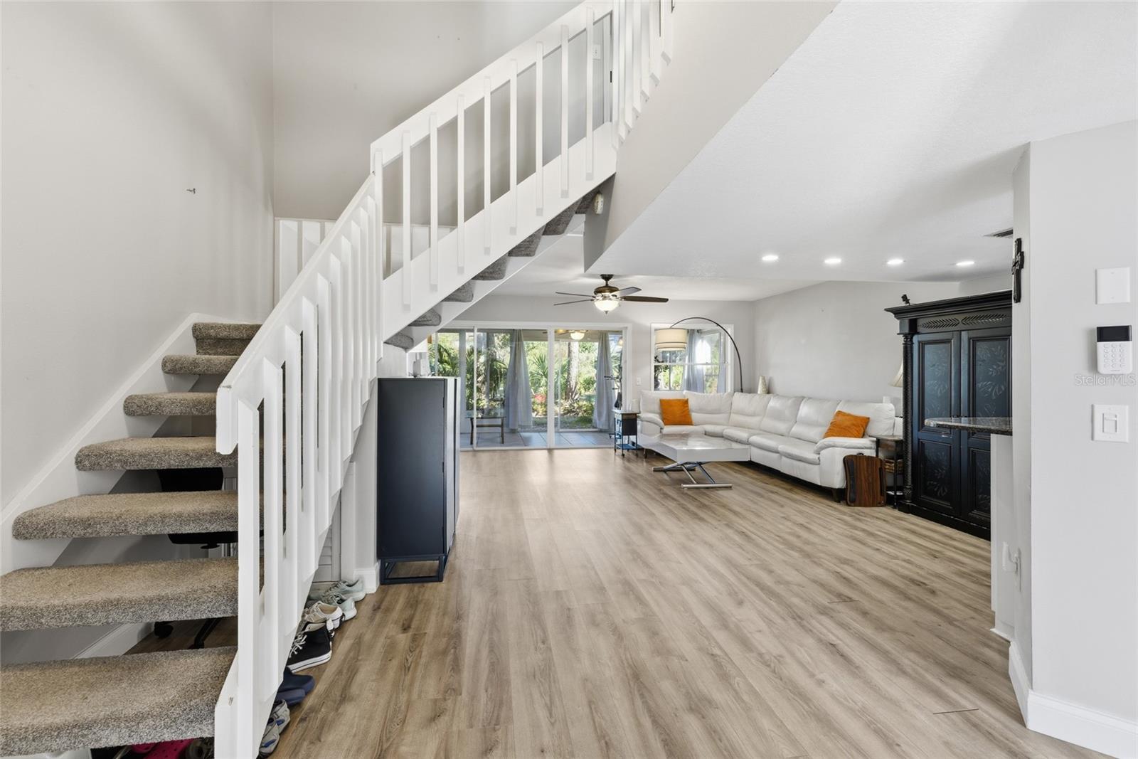 EAST LAKE WOODLANDS WOODS LANDING TWNHMS - Residential