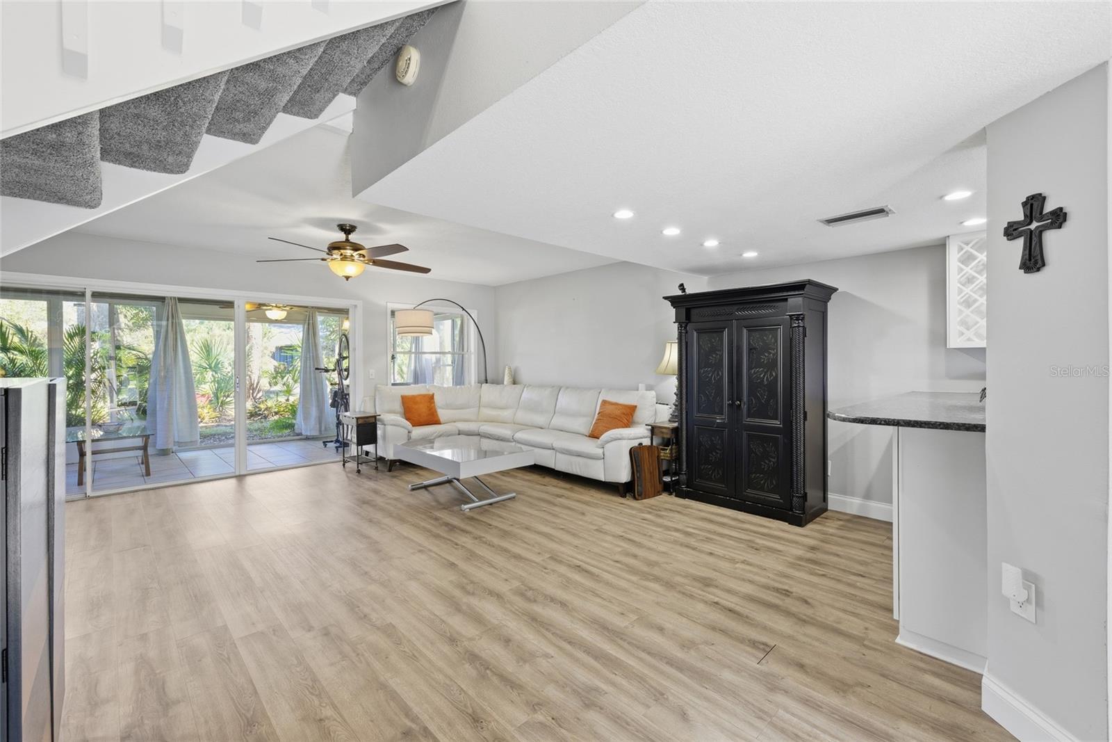 EAST LAKE WOODLANDS WOODS LANDING TWNHMS - Residential