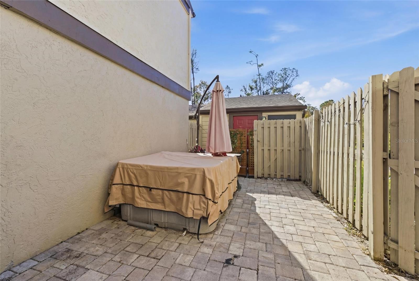 EAST LAKE WOODLANDS WOODS LANDING TWNHMS - Residential