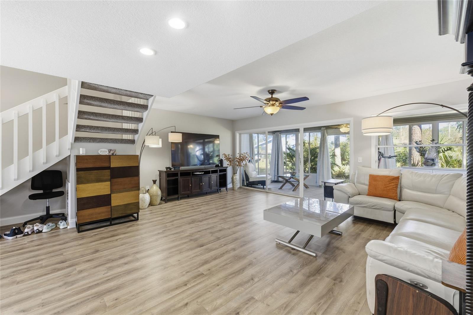 EAST LAKE WOODLANDS WOODS LANDING TWNHMS - Residential