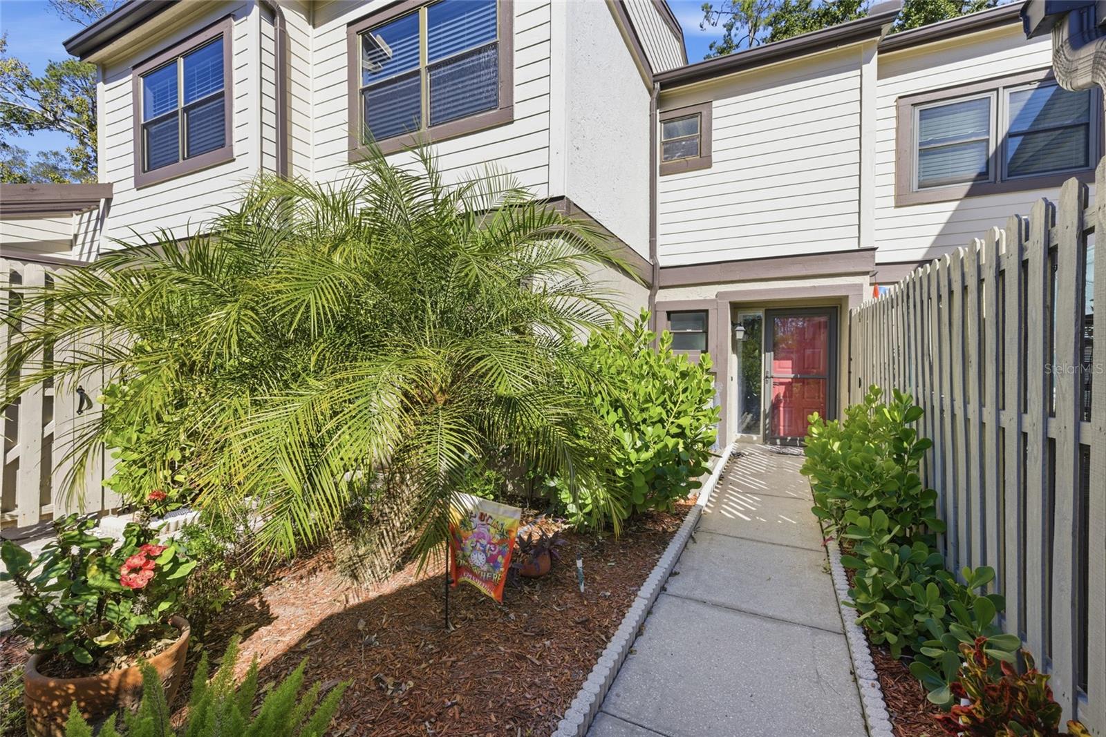 EAST LAKE WOODLANDS WOODS LANDING TWNHMS - Residential