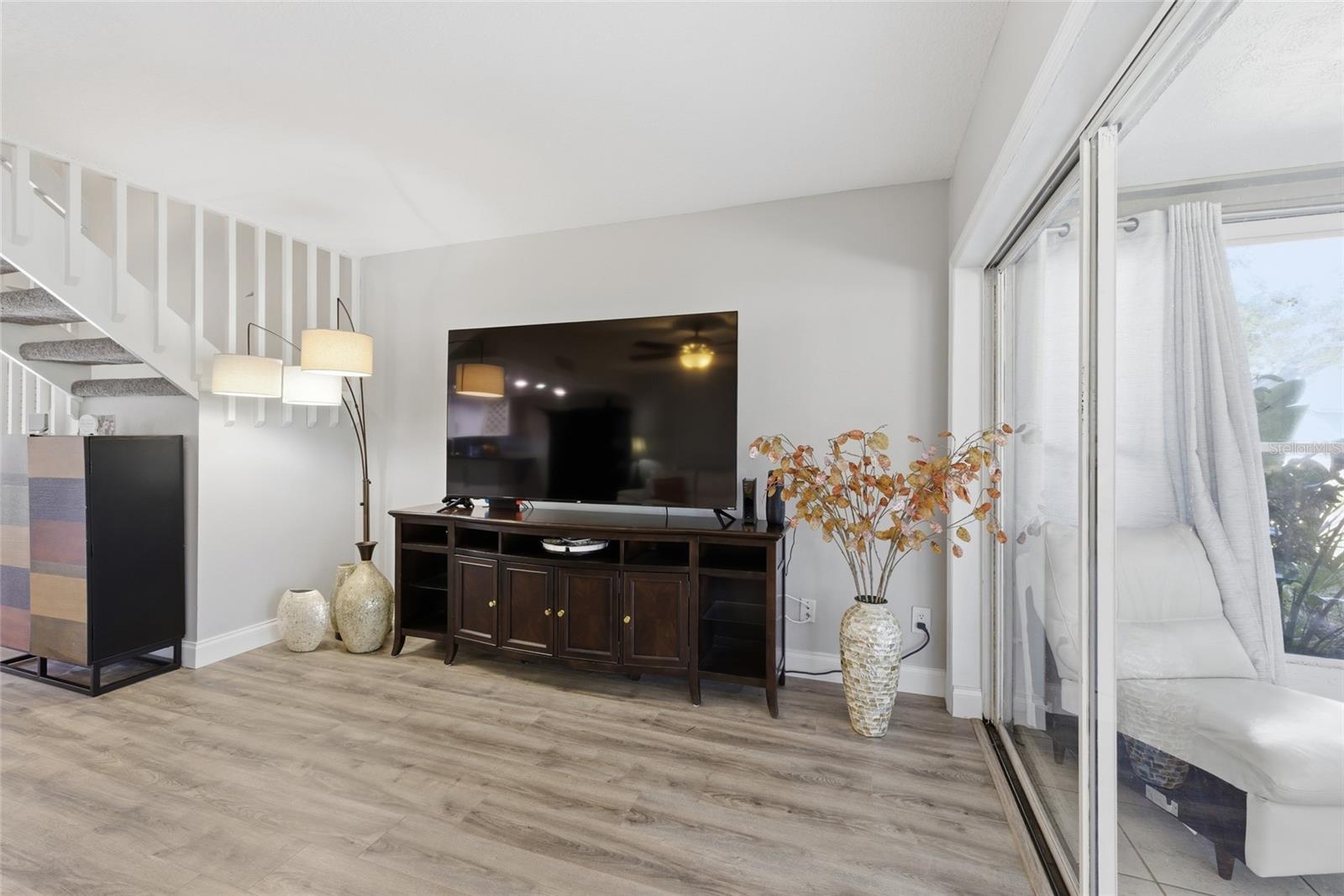 EAST LAKE WOODLANDS WOODS LANDING TWNHMS - Residential