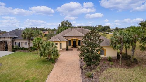 A home in LADY LAKE