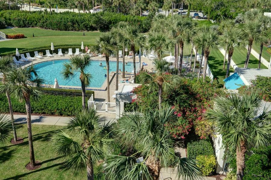 short stories AVAILABLE NOW... Stunning 2 bedroom 2 bath Longboat Key Gulf front condo with direct sweeping view of the Gulf of Mexico. Every evening enjoy breathtaking sunsets on your private balcony. Start your day with a leisurely stroll on the soft sand beach or take a refreshing dip in the pool. This condo is beautifully furnished and professionally decorated. King size bed in both bedrooms. Open concept. Just a short drive to the shops and restaurants of St. Armand Circle. Enjoy great live theater, ballet, opera and symphony as well as a variety of restaurants and shopping in downtown Sarasota.