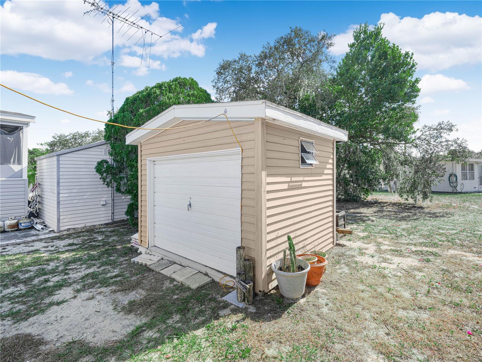 SADDLEBAG LAKE - Residential
