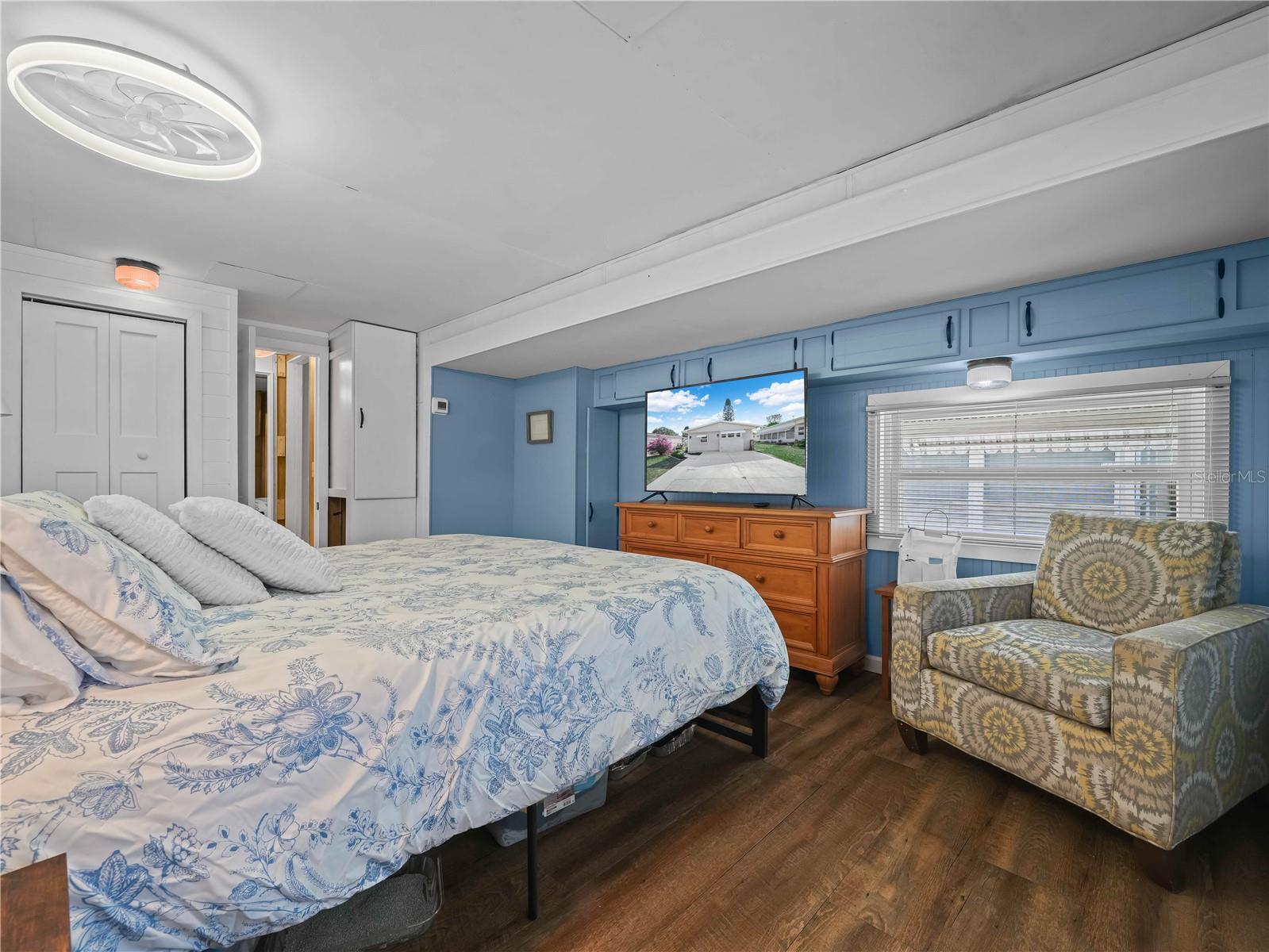 SADDLEBAG LAKE - Residential