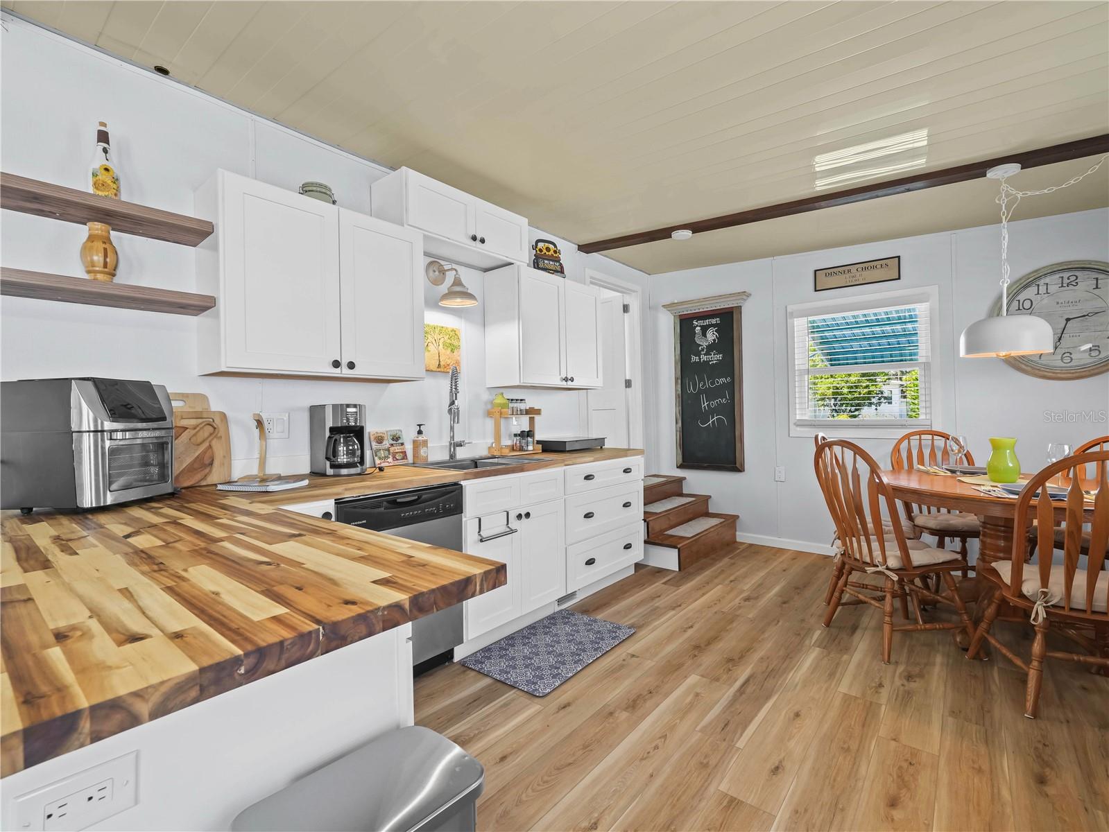 SADDLEBAG LAKE - Residential