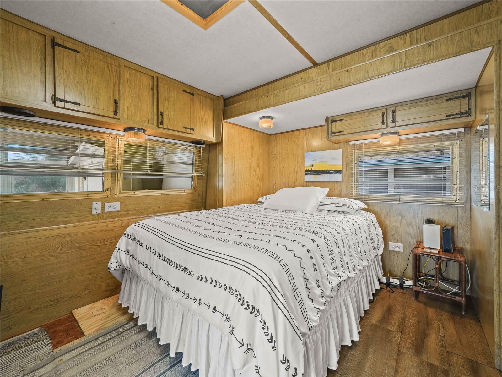 SADDLEBAG LAKE - Residential