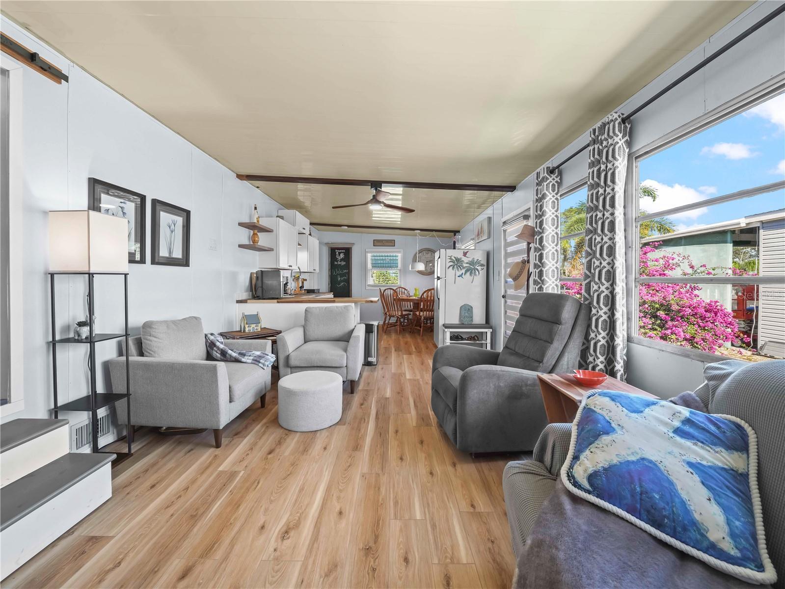 SADDLEBAG LAKE - Residential