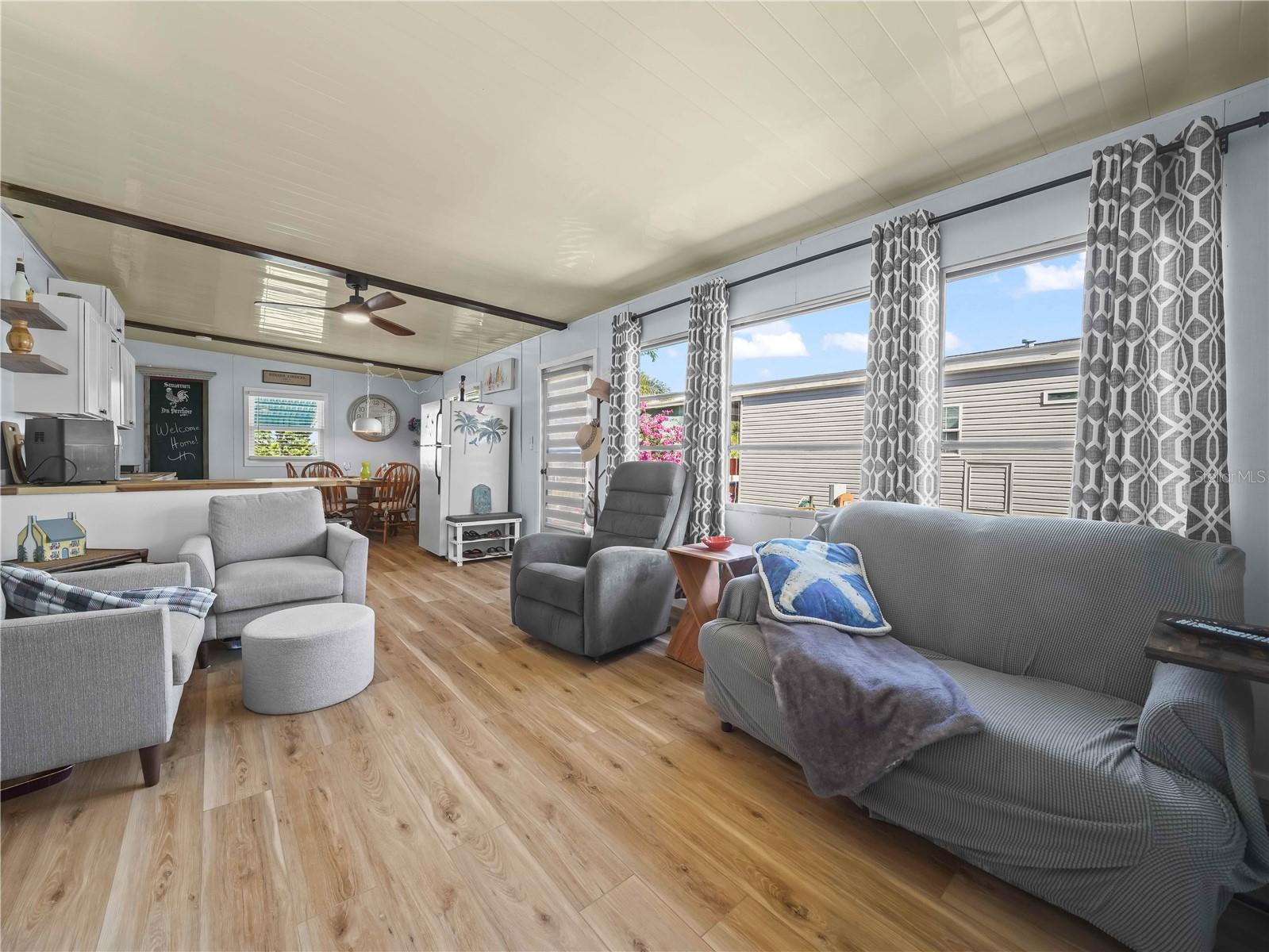 SADDLEBAG LAKE - Residential