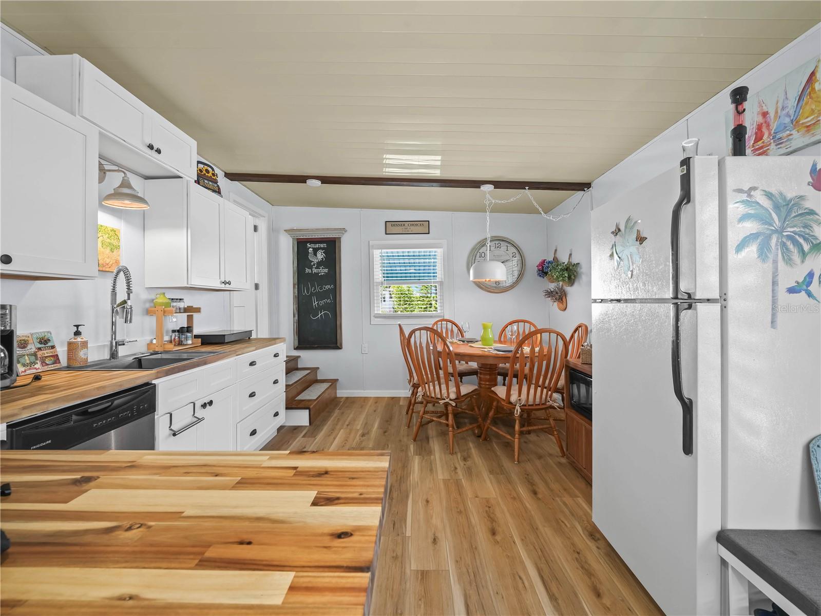 SADDLEBAG LAKE - Residential