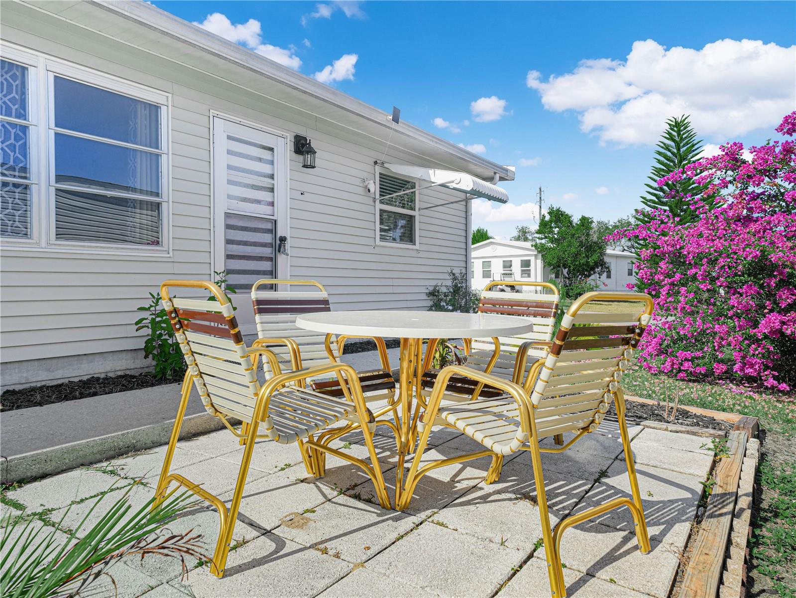 SADDLEBAG LAKE - Residential