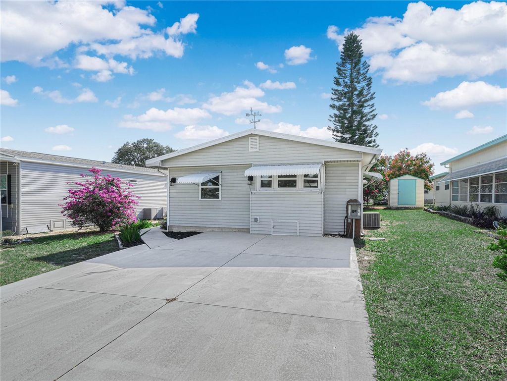 Photo of 111 Saddlebag Trail, Lake Wales, FL 33898 (MLS # K4903148)