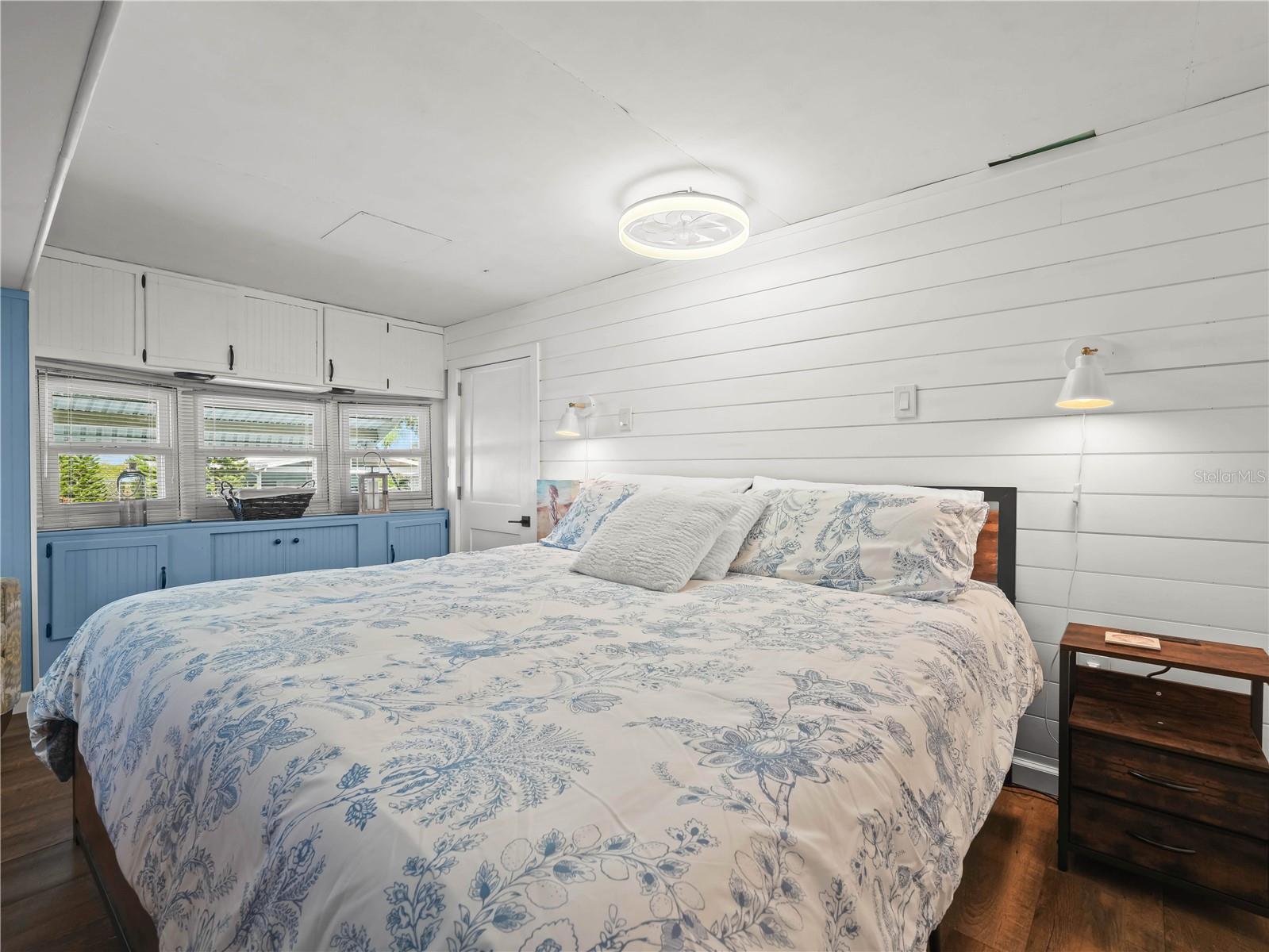 SADDLEBAG LAKE - Residential