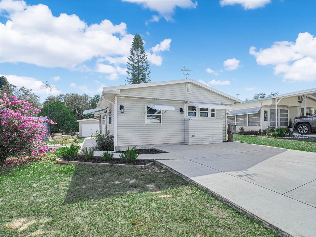 Photo of 111 Saddlebag Trail, Lake Wales, FL 33898 (MLS # K4903148)