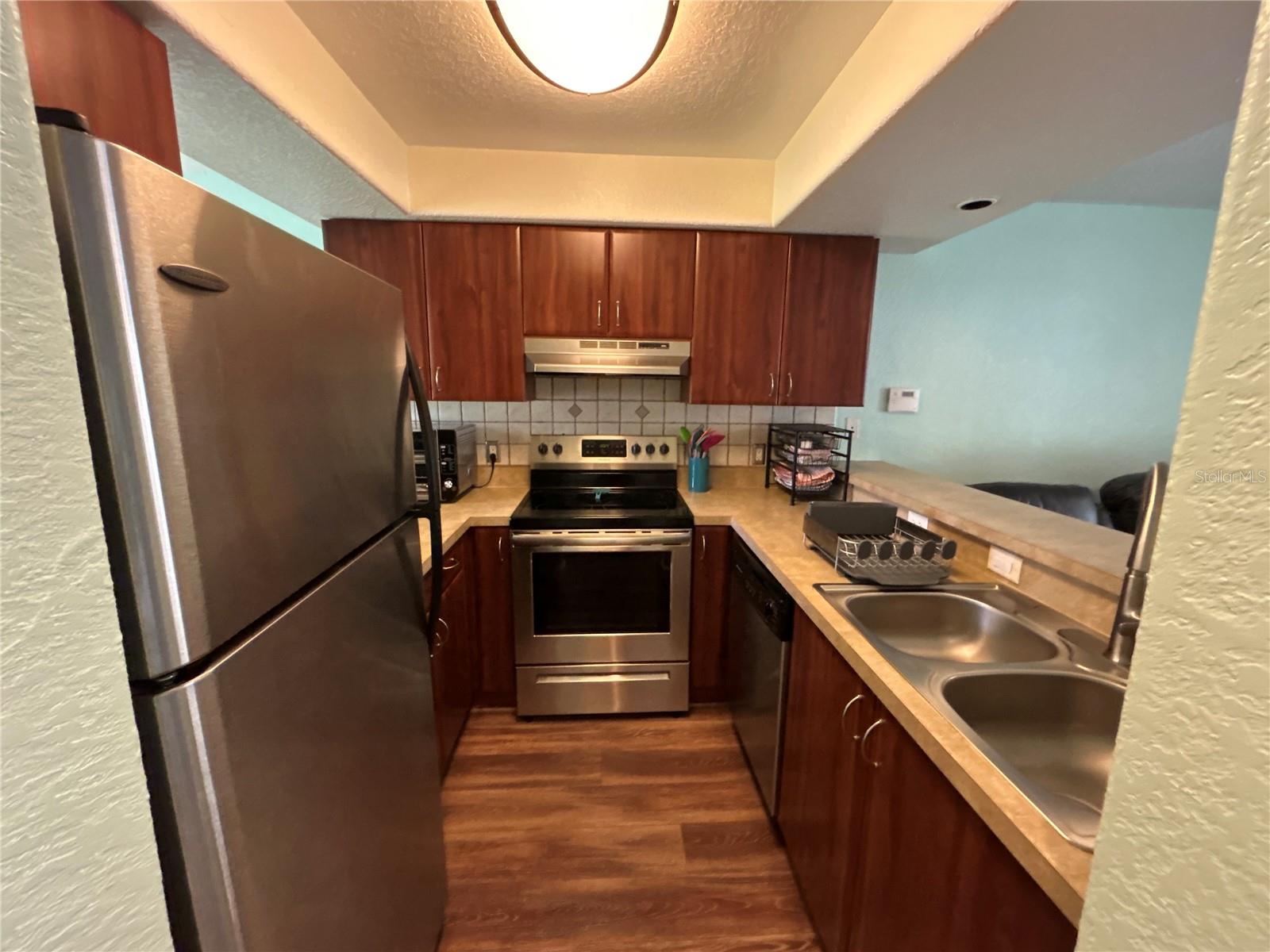 GRAND OAKS - Residential Lease