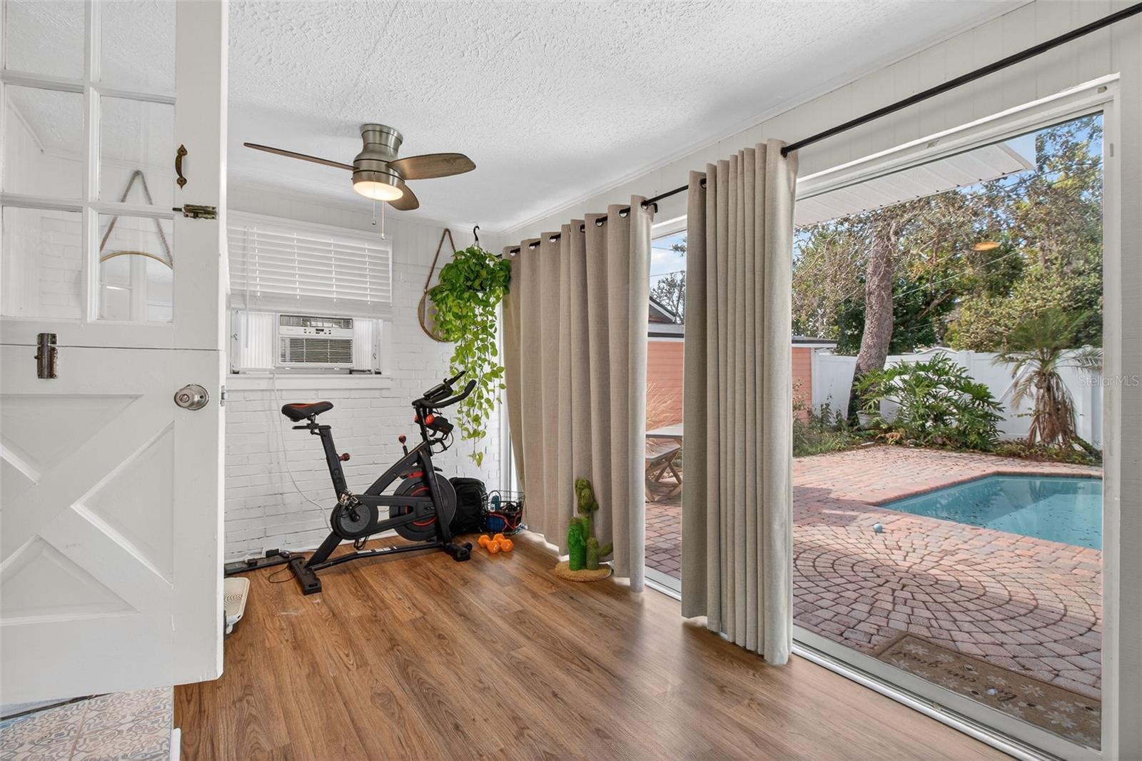 OAK RIDGE - Residential