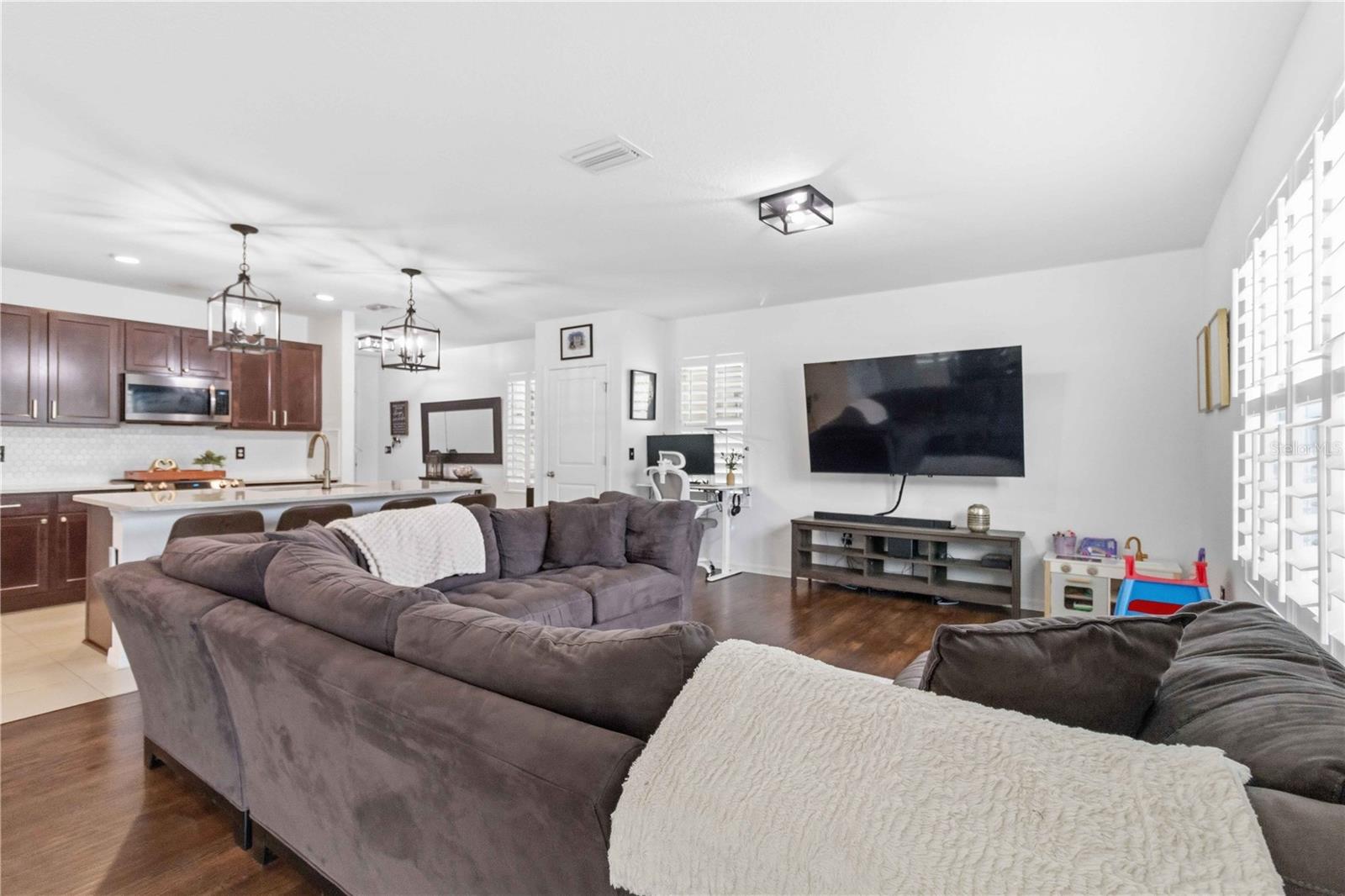 10230 GEESE TRAIL CIRCLE