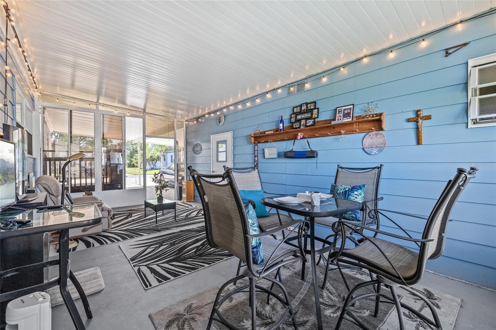 FOXWOOD LAKE ESTATES PH 01 - Residential