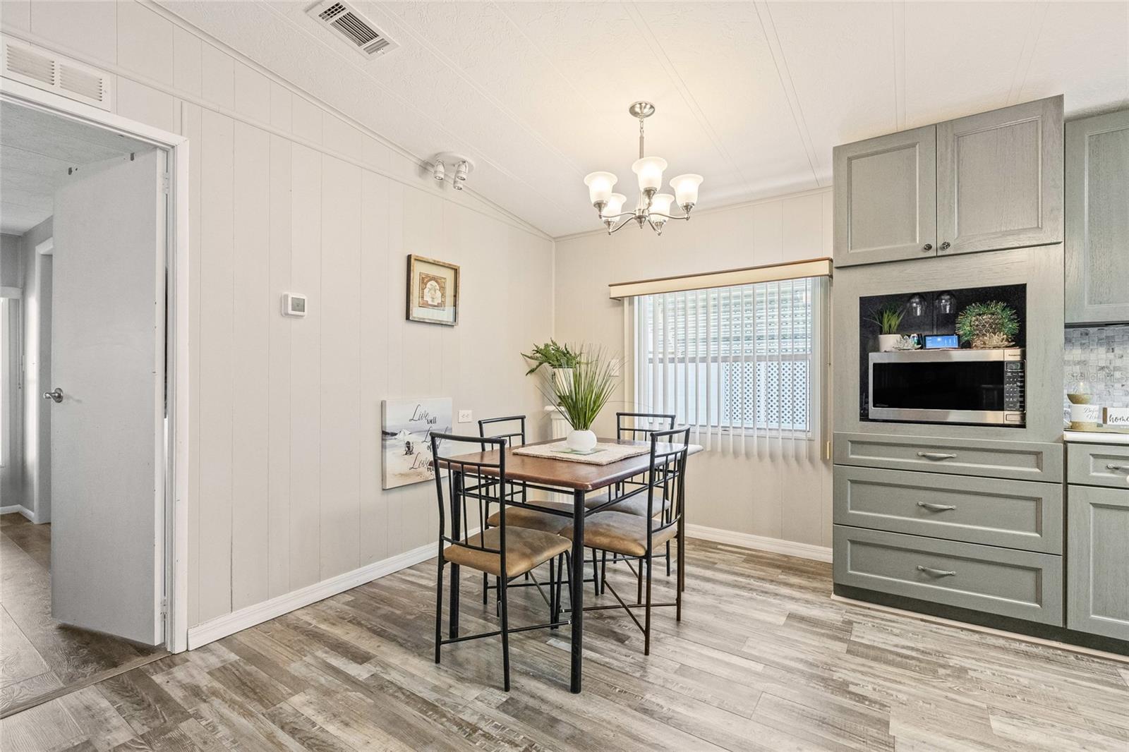 FOXWOOD LAKE ESTATES PH 01 - Residential