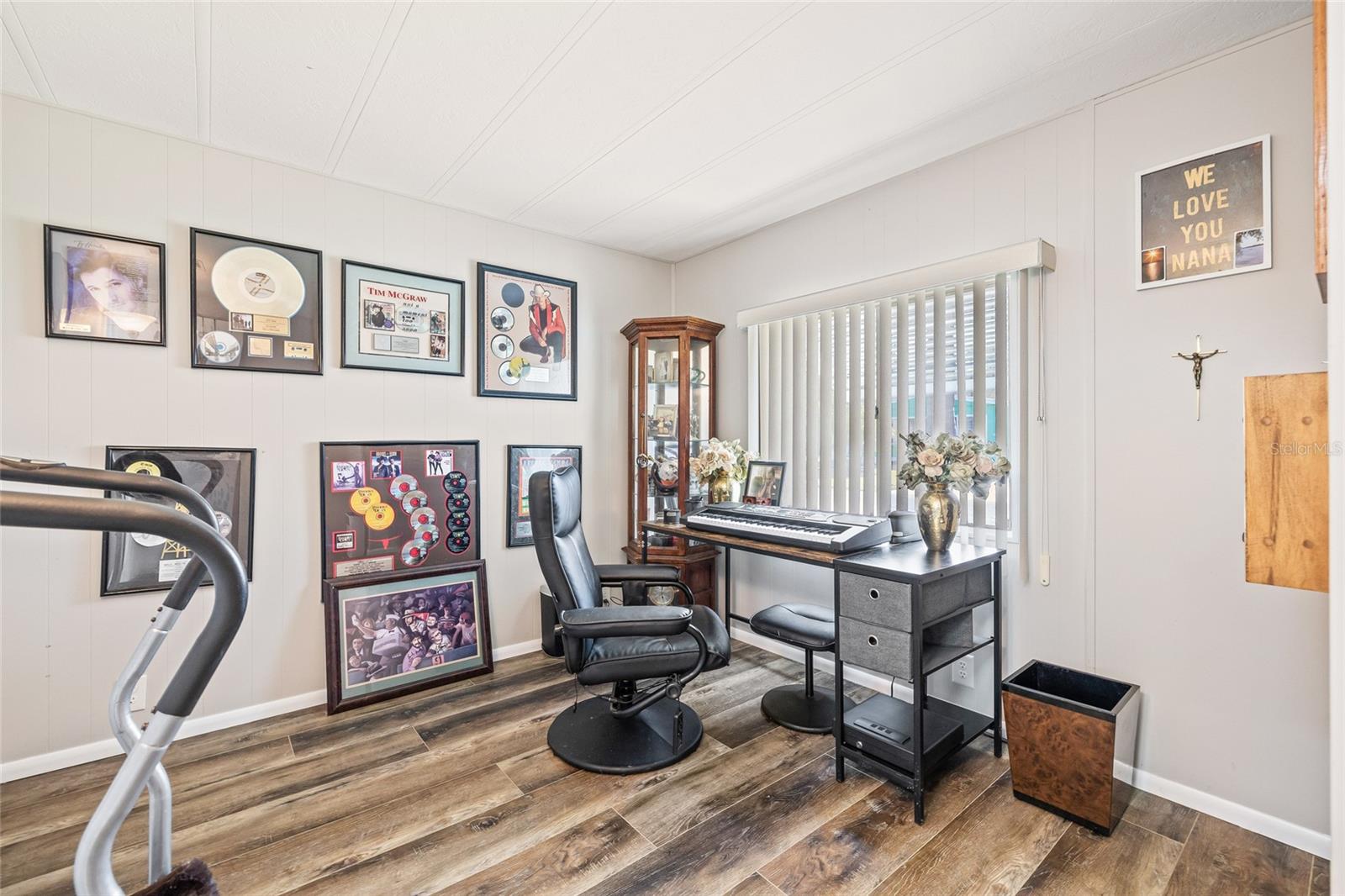 FOXWOOD LAKE ESTATES PH 01 - Residential