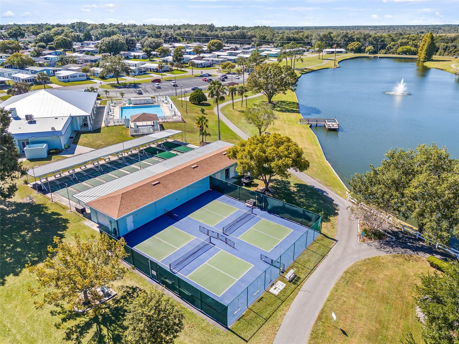 FOXWOOD LAKE ESTATES PH 01 - Residential