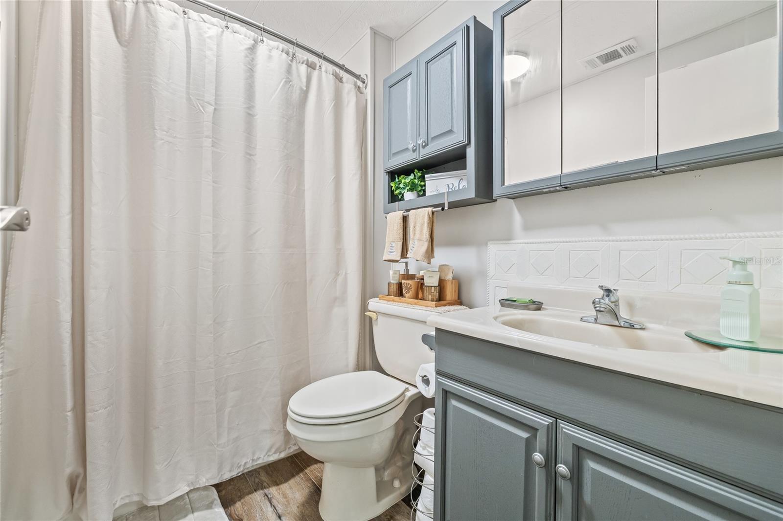 FOXWOOD LAKE ESTATES PH 01 - Residential