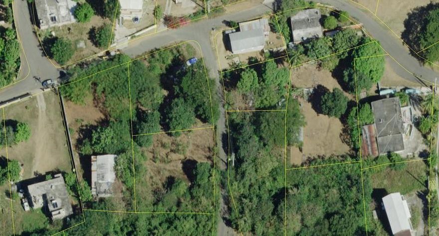 Embrace the opportunity to own a piece of paradise on the enchanting island of Vieques. Located at Puerto Diablo, this stunning property is just a 5-minute journey from the pier making it ideally positioned for easy access and superb connectivity. This prime lot spans an area zoned R1, ideal for residential development.

Experience the tranquility and beauty of island life without the constraints of an HOA. This investment is not only affordable but also wise. The lot’s lush surroundings and proximity to pristine beaches make it a coveted spot for both residents and vacationers alike.

Don’t miss out on this rare opportunity to create your own slice of heaven in Vieques. Whether you're planning to build your vacation retreat or a permanent residence, this lot promises a lifestyle defined by relaxation and natural beauty.

Act now to secure your future in this idyllic setting!