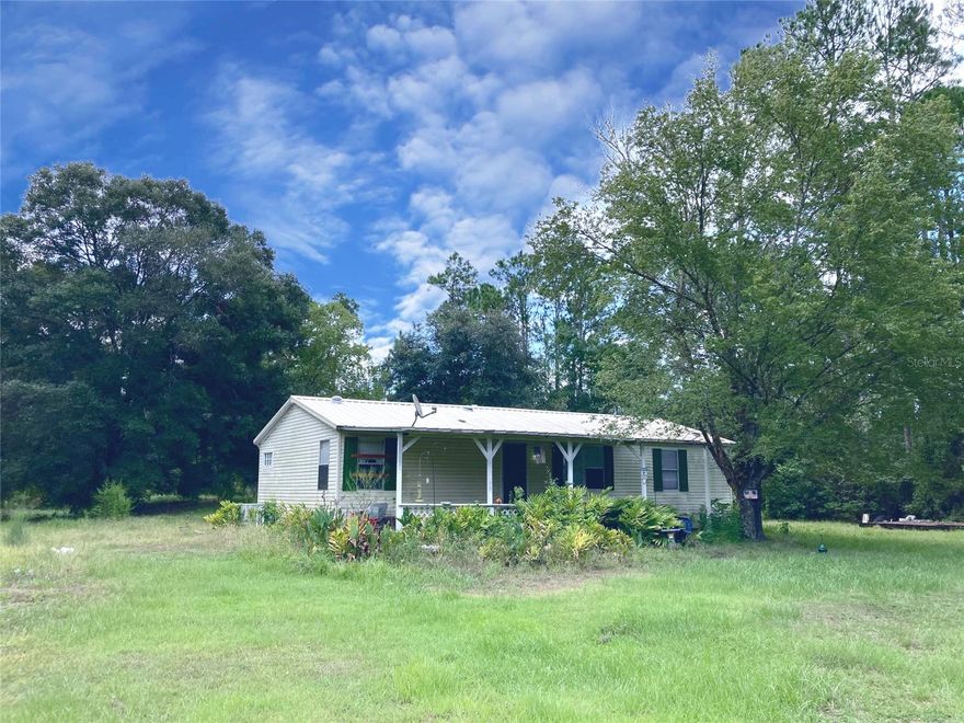 A great opportunity with a wounderful location for snow birds, investors and a growing family. Just little over an acre be within only a 10min drive to Russell Landing/Haw Creek Preserve, Crescent Lake, and just a 25min drive to Palm Coast, Palatka and Crescent City. Have the privacy you deserve, being surrounded by this large parcel of land including a lot of marture trees and wild life. This home feartures a newer roof, walk-in closets and an open kitchen conceprt with a bonus room in the back. All information recorded in the MLS intended to be accurate but cannot be guaranteed.