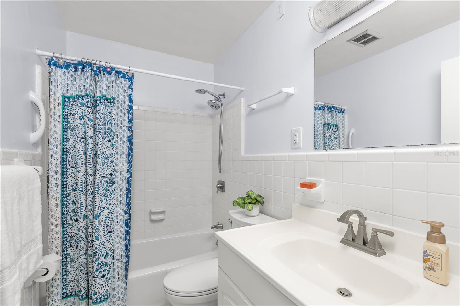 OCEAN PALM VILLAS 01 - Residential