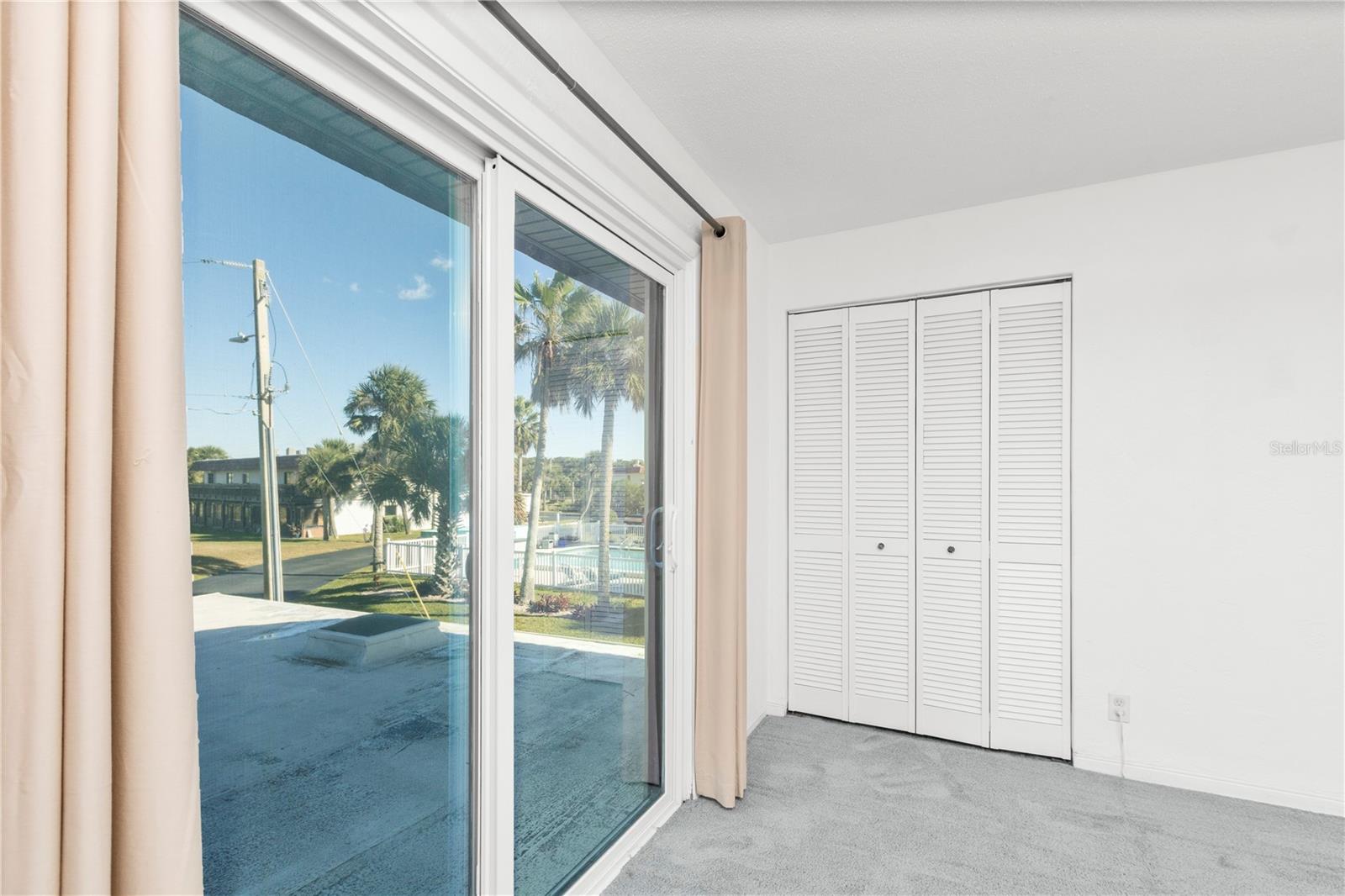 OCEAN PALM VILLAS 01 - Residential