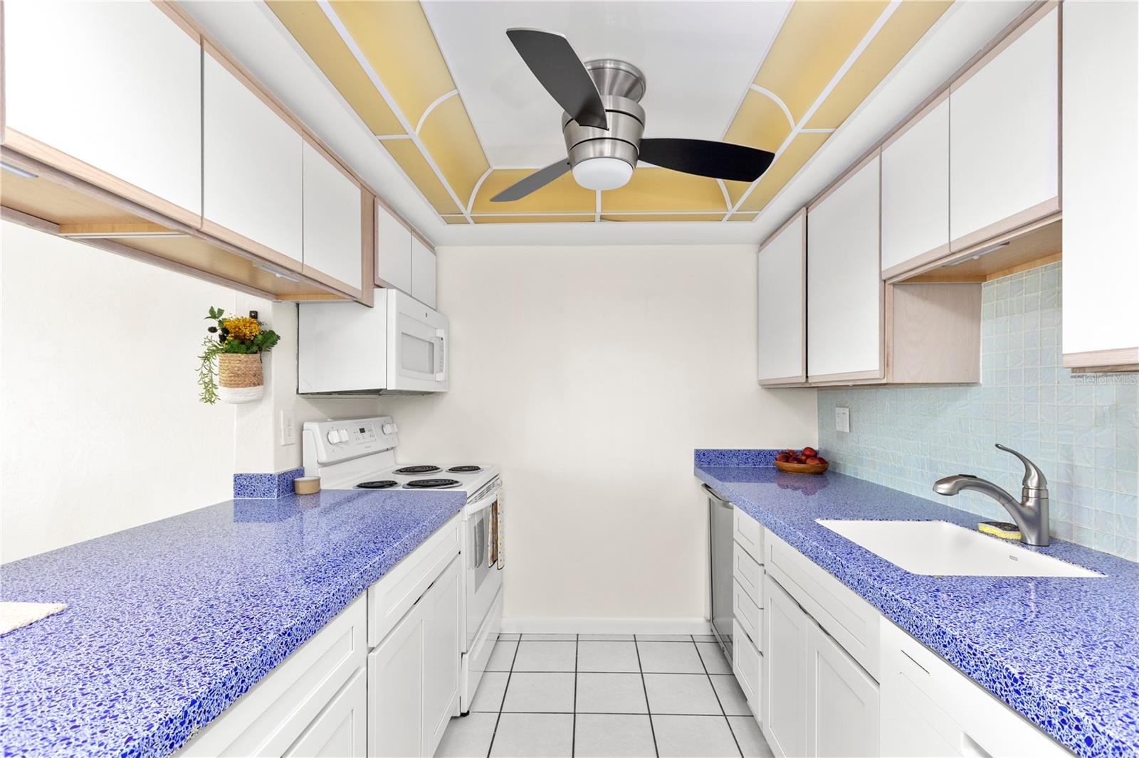 OCEAN PALM VILLAS 01 - Residential