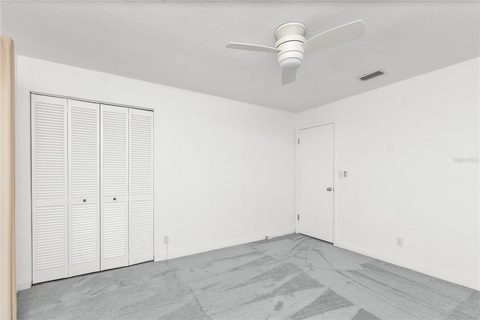 OCEAN PALM VILLAS 01 - Residential