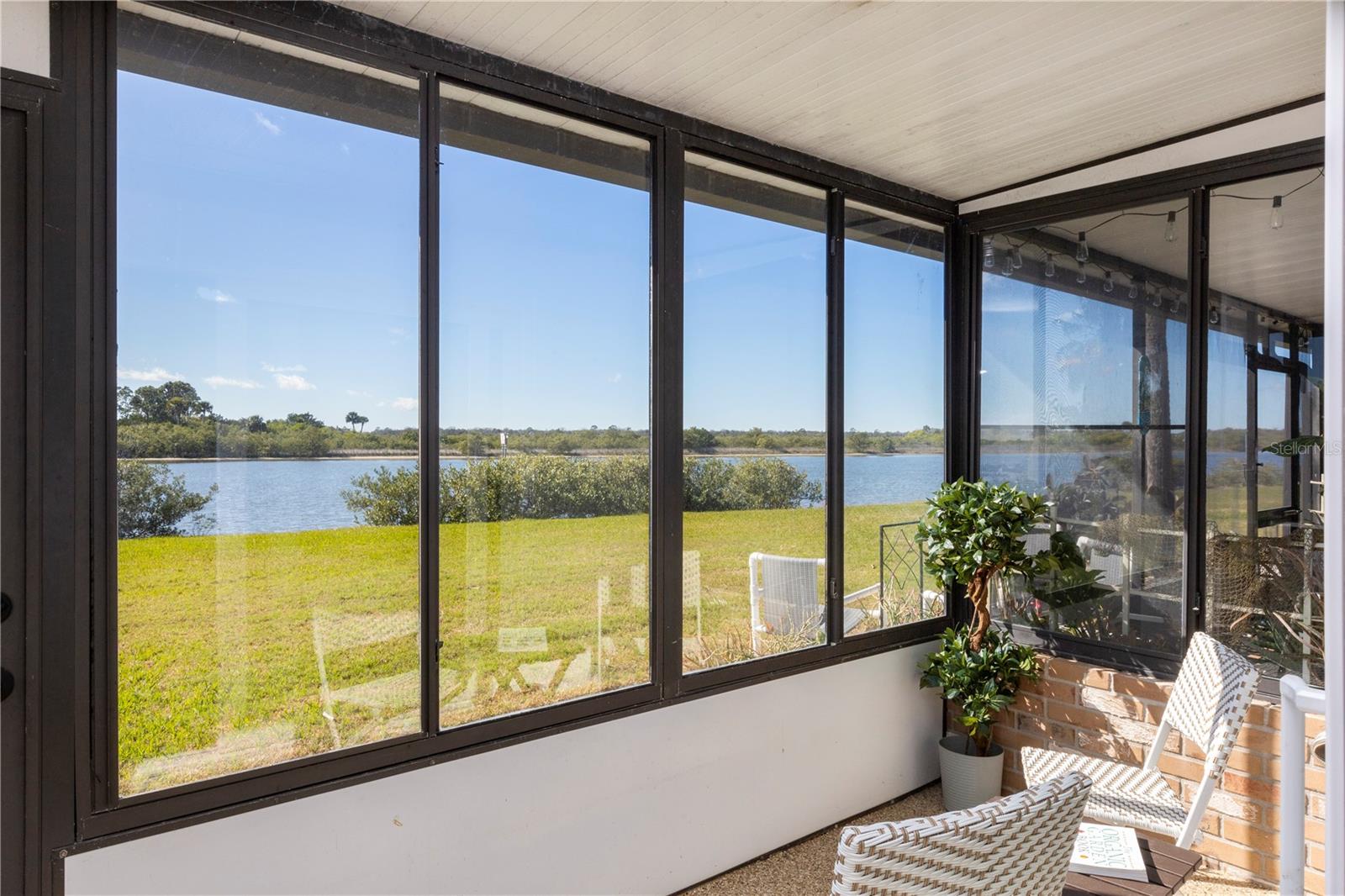 OCEAN PALM VILLAS 01 - Residential