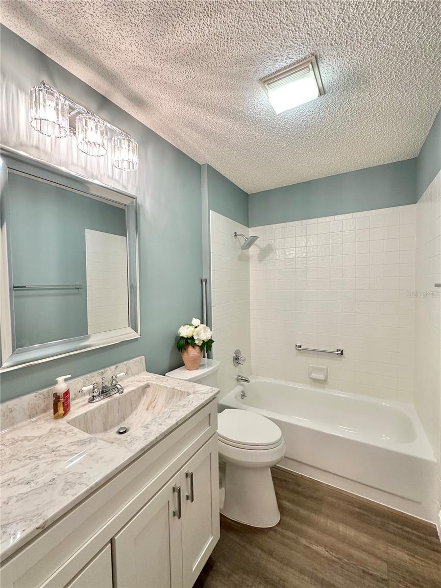 LADY LAKE ORANGE BLOSSOM GARDENS UNIT 19 - Residential Lease