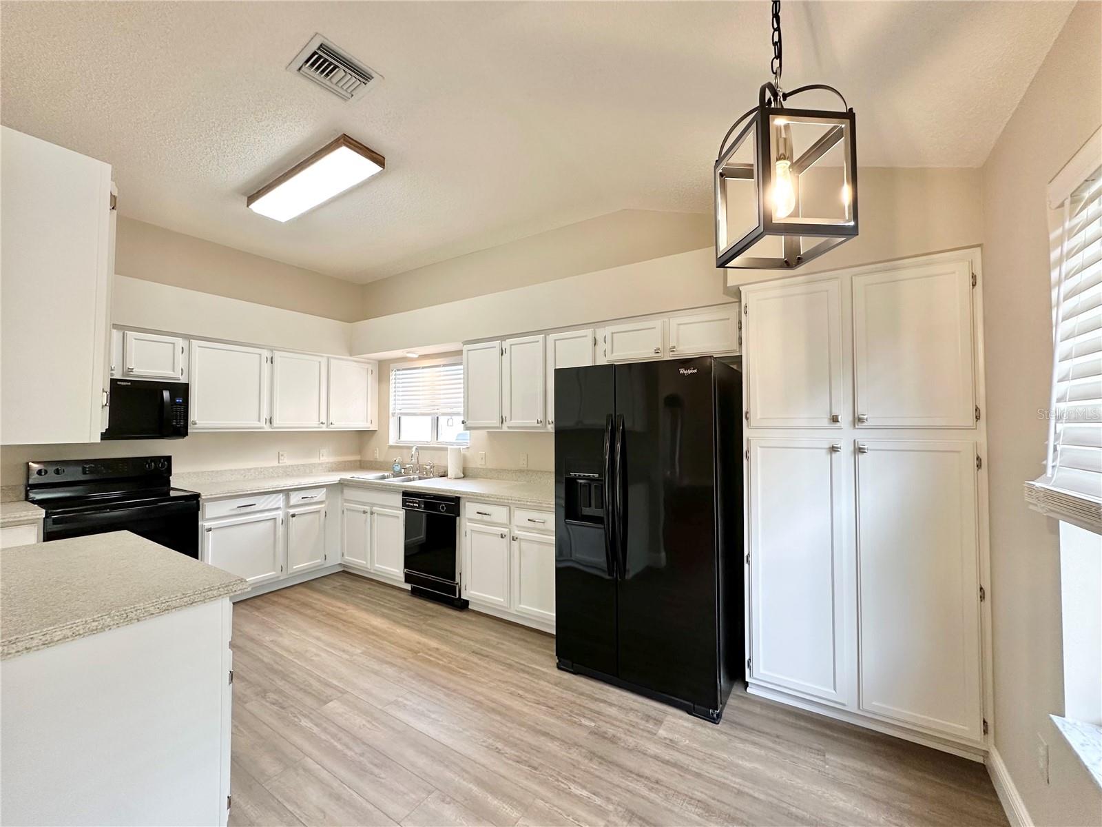 LADY LAKE ORANGE BLOSSOM GARDENS UNIT 19 - Residential Lease