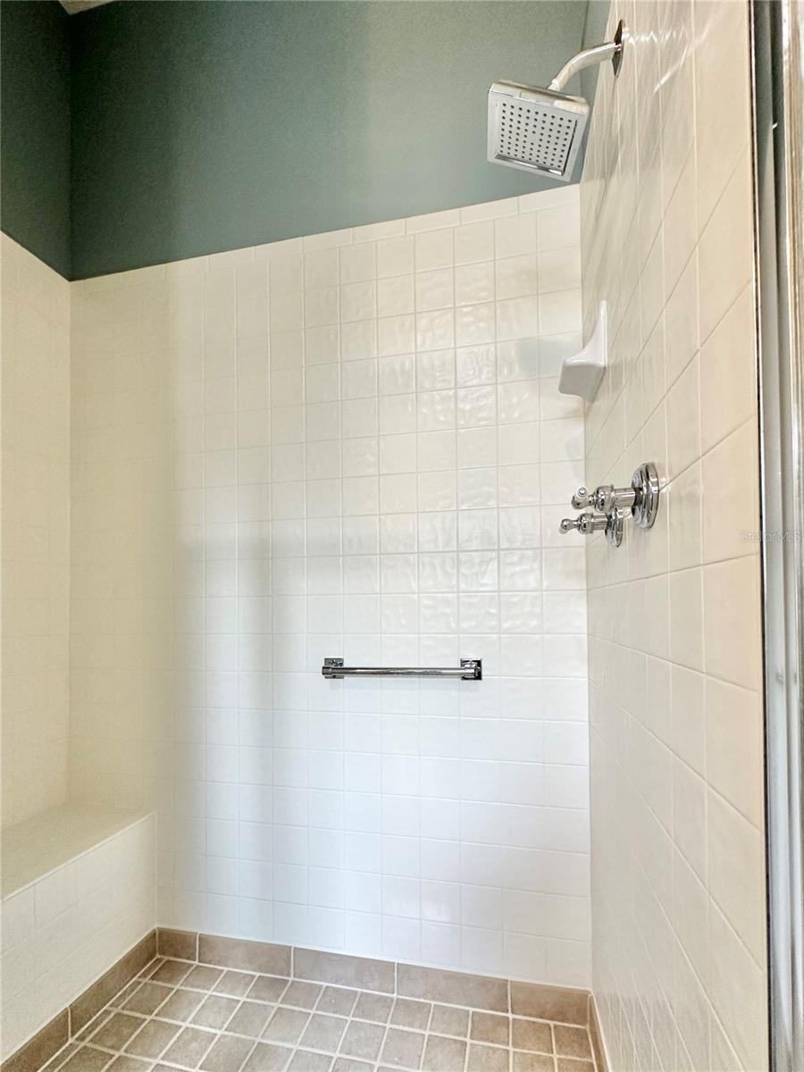 LADY LAKE ORANGE BLOSSOM GARDENS UNIT 19 - Residential Lease