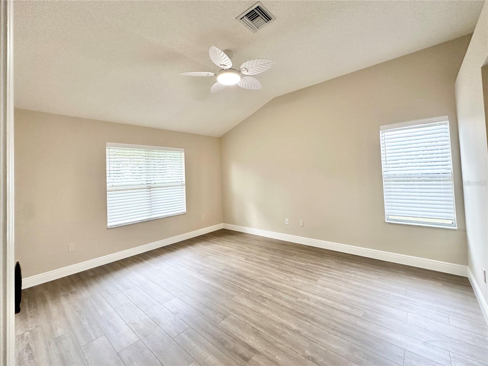 LADY LAKE ORANGE BLOSSOM GARDENS UNIT 19 - Residential Lease