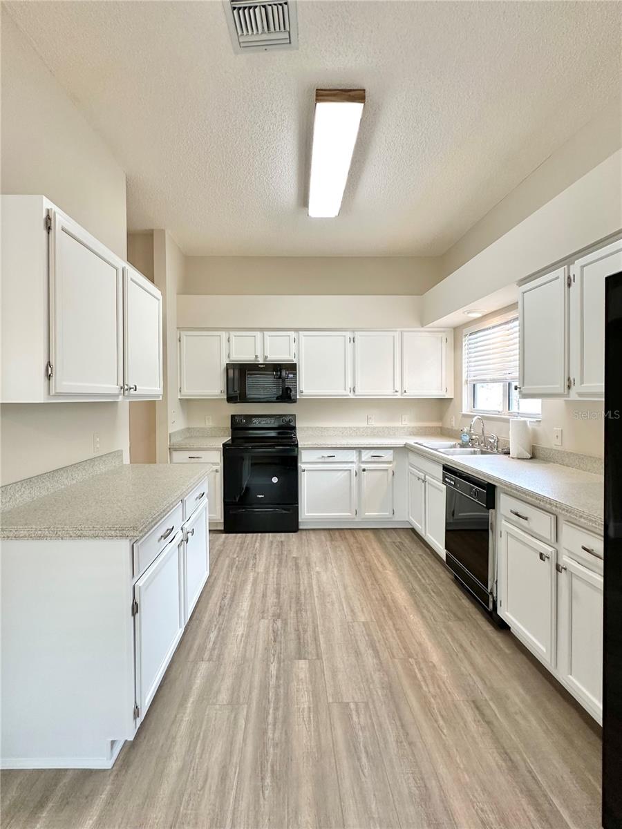 LADY LAKE ORANGE BLOSSOM GARDENS UNIT 19 - Residential Lease