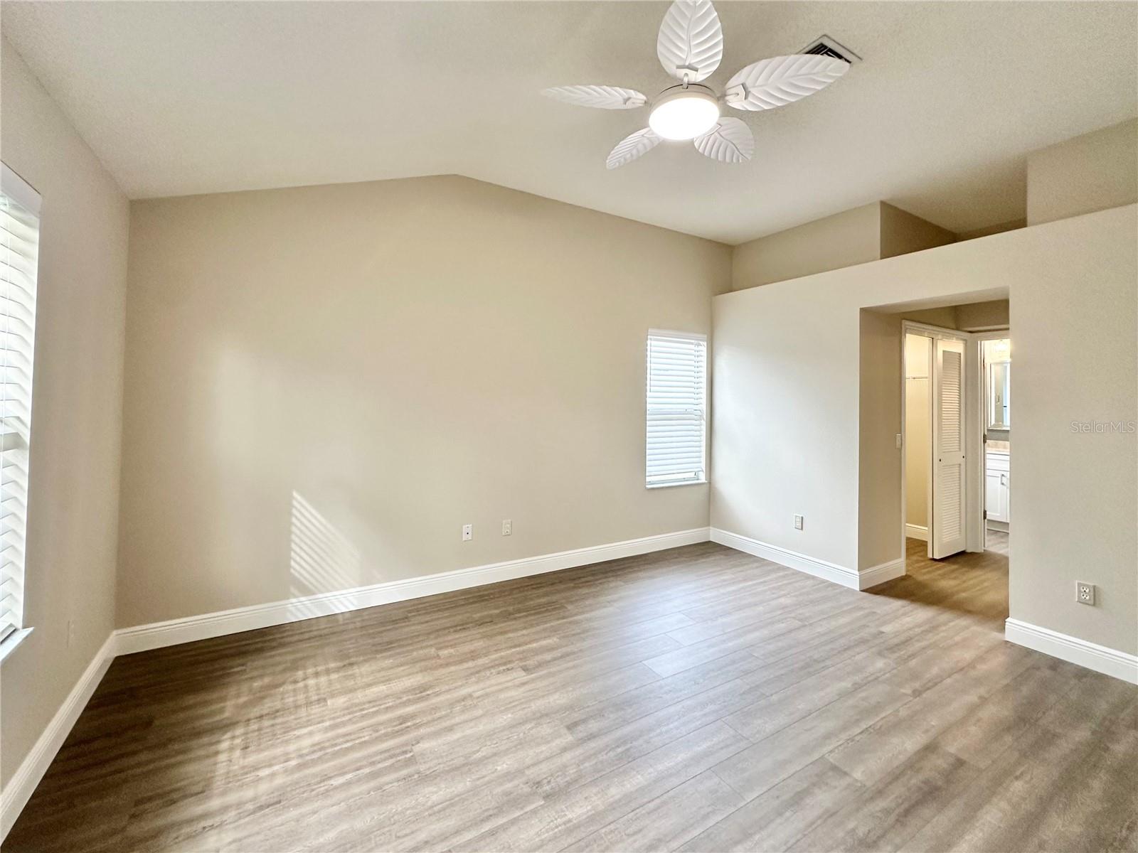 LADY LAKE ORANGE BLOSSOM GARDENS UNIT 19 - Residential Lease