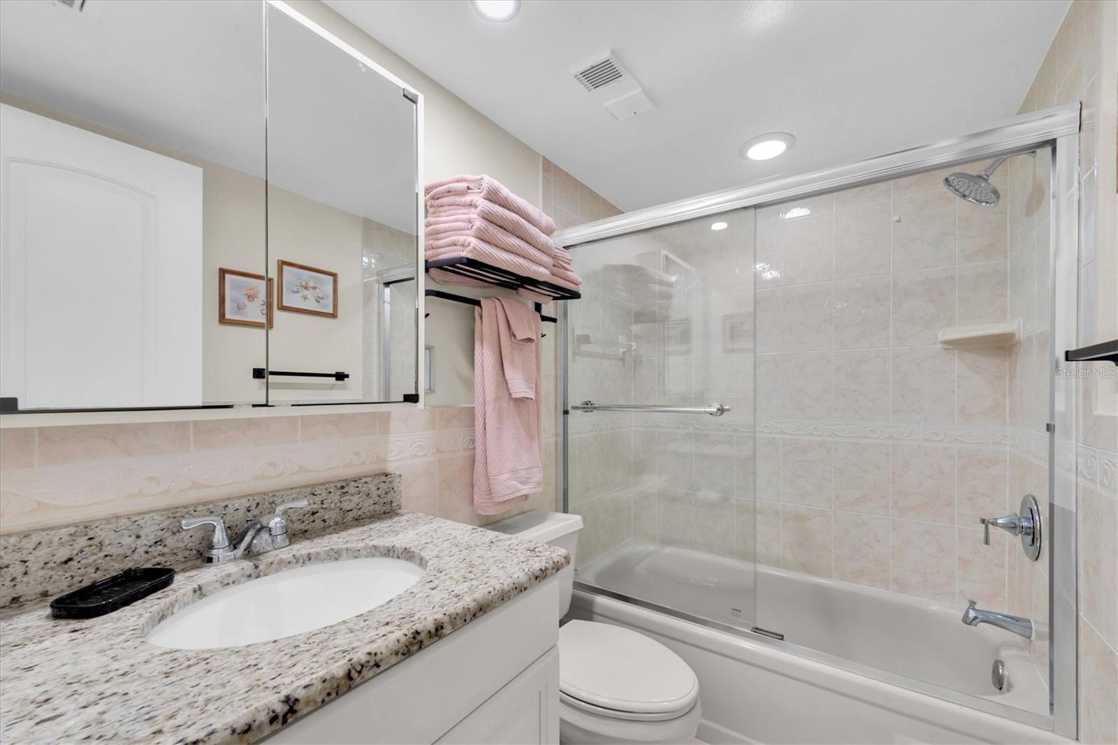 BAHIA DEL MAR I - Residential