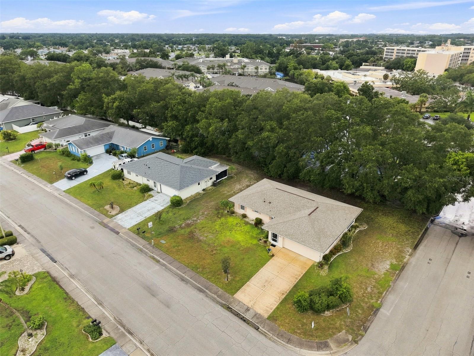 1601 NEW BEDFORD DRIVE, SUN CITY CENTER, FL, 33573 4 1601 NEW BEDFORD DRIVE