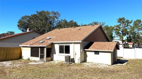 A home in PLANT CITY