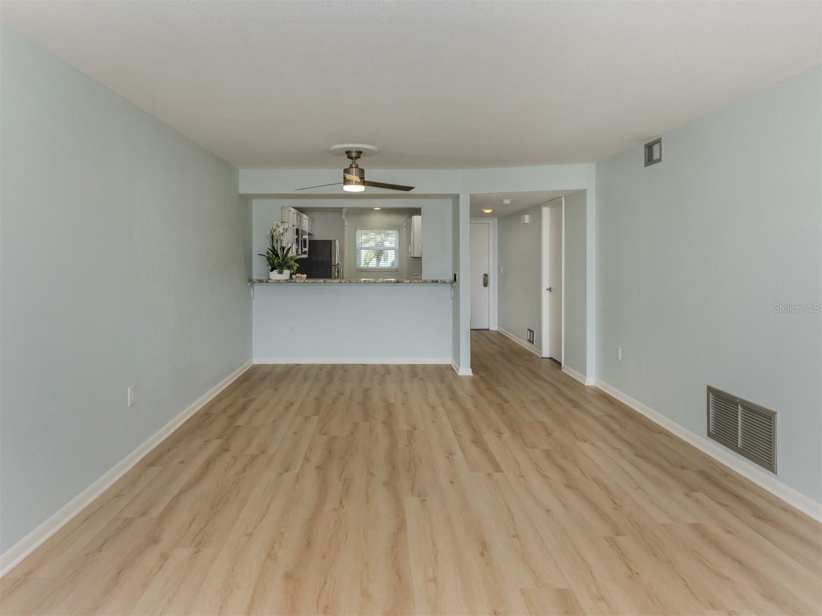 758 VILLAGE CIRCLE 106